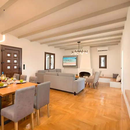 Stafa Private Pool Villa